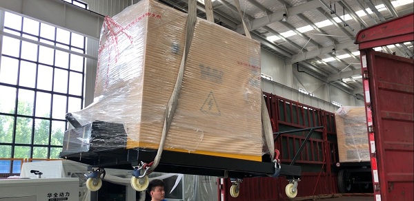 移動靜音柴油發(fā)電機組